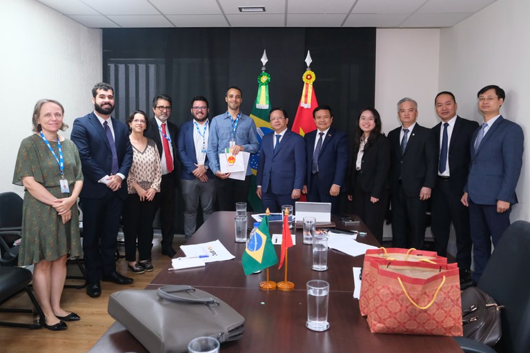 MDS recebe delegação do Vietnã para troca de experiências sobre combate à fome e proteção social