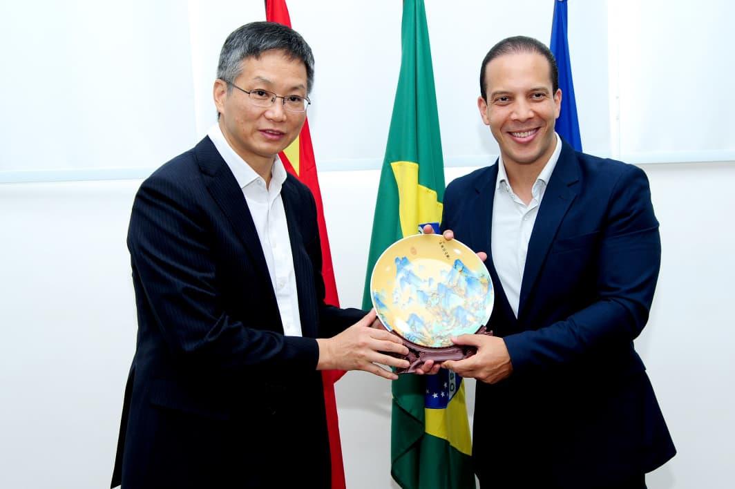 Prefeito apresenta ao Cônsul-Geral da China oportunidades de investimentos em Limeira
