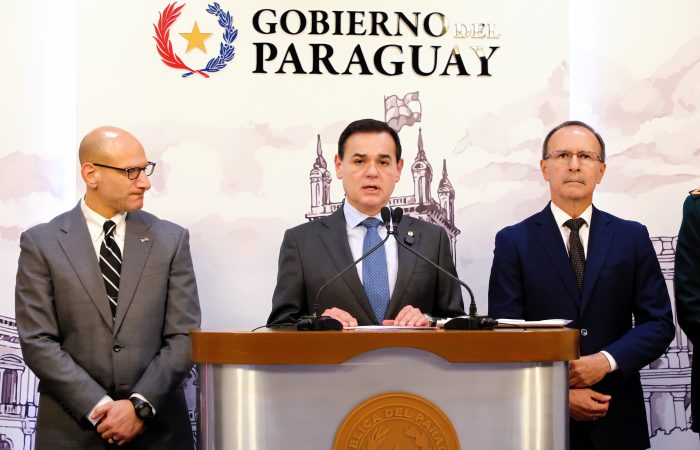 Paraguai e Estados Unidos firmam acordo SOFA para cooperação em defesa
