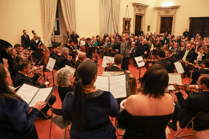 Camerata Antiqua de Curitiba se apresenta na Embaixada do Brasil em Roma em concerto que une tradição europeia e identidade brasileira