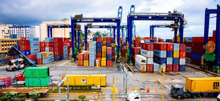 Com eficiência portuária, Brasil consolida o melhor triênio da história na balança comercial