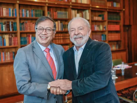 Lula e Gustavo Petro discutem situação na Venezuela