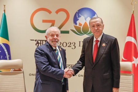 Presidente Lula conversa por telefone com o presidente da Turquia, Recep Tayyip Erdoğan