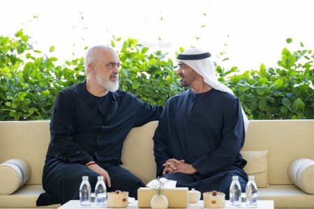 Presidente dos Emirados concede Ordem de Zayed ao primeiro-ministro da Albânia