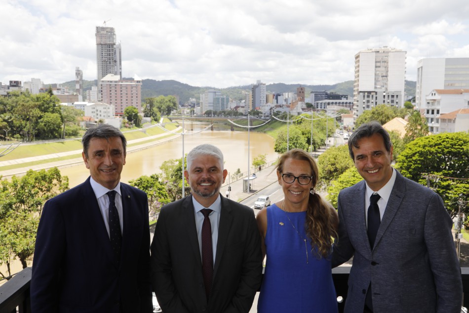 Blumenau recebe pela primeira vez o Embaixador da Itália