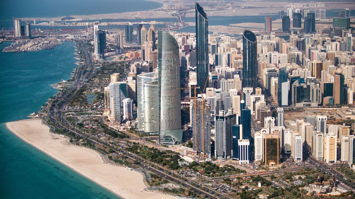 EUA e Emirados Árabes Unidos reforçam parceria econômica em diálogo realizado em Abu Dhabi