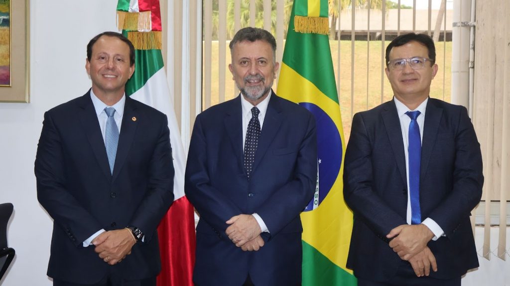 Presidente da Andifes cumpre agenda institucional no Congresso Nacional e na Embaixada do México