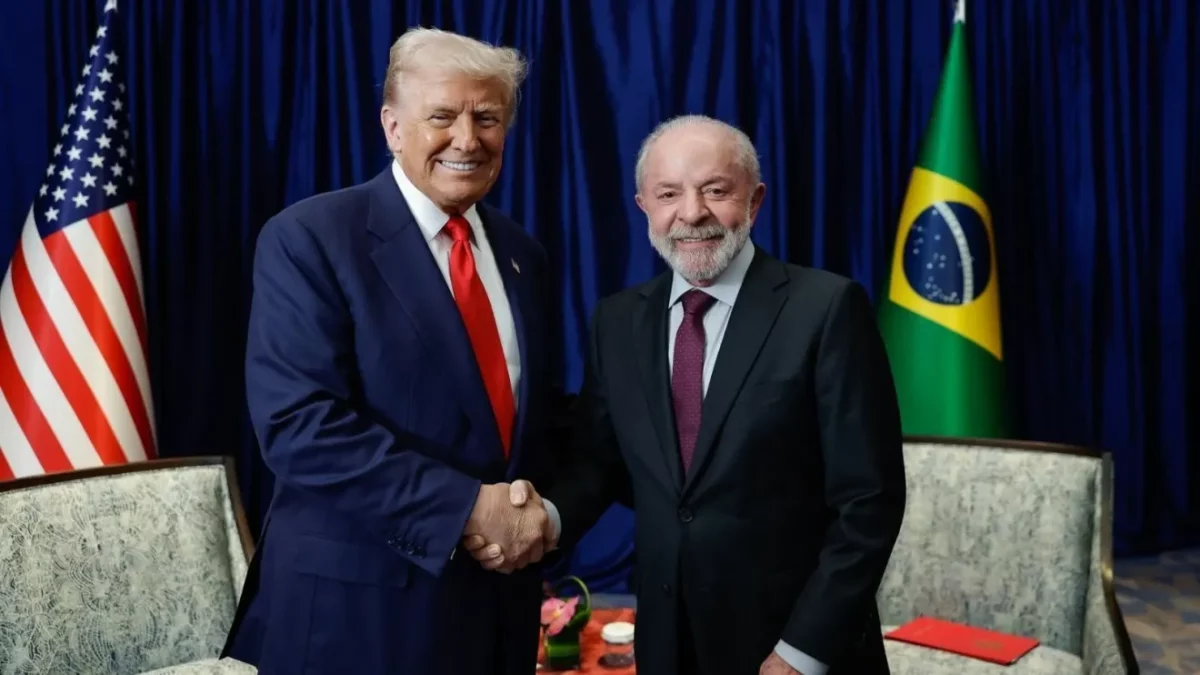 Presidente Lula conversa por telefone com o presidente dos Estados Unidos, Donald Trump