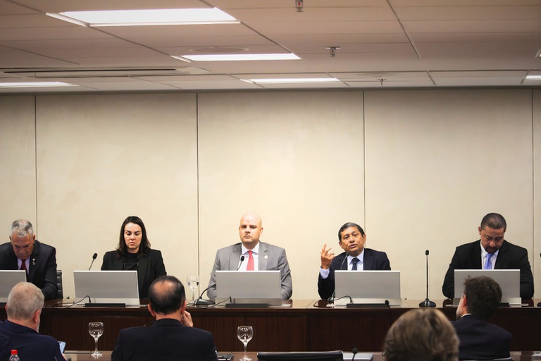 Transição energética, segurança mineral e geopolítica global pautam simpósio em Brasília