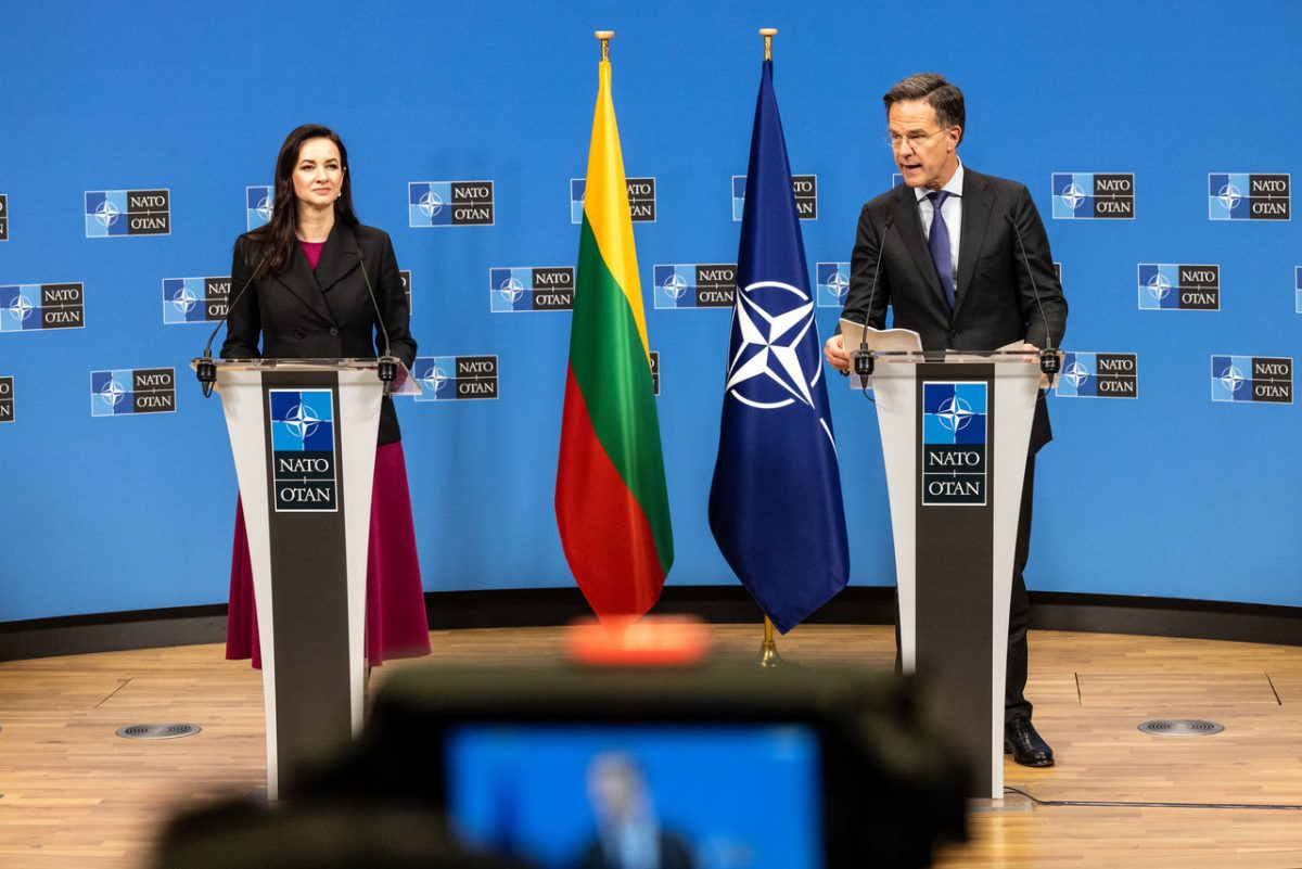 Rutte destaca Lituânia como “modelo” da OTAN em reunião com primeira-ministra em Bruxelas