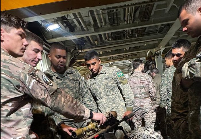 Fuzileiros Navais da Marinha do Brasil iniciam intercâmbio operativo na França
