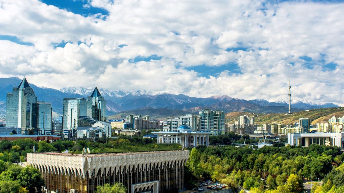 Almaty vence prêmio de melhor promoção de turismo urbano na OTM Mumbai 2026