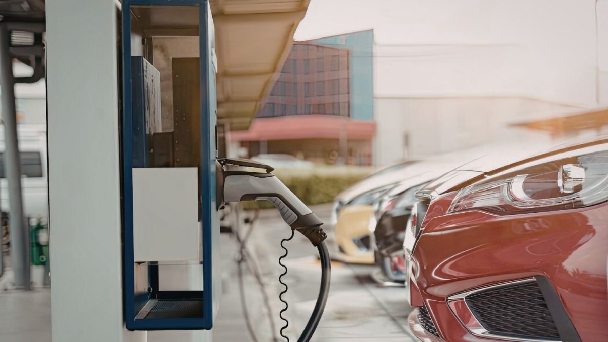 Primeira edição da Exposição e Conferência Internacional de Veículos Elétricos de Dubai está marcada para novembro de 2026