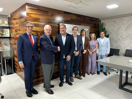 Embaixador de Chipre articula cooperação com a Fecomércio-CE para ampliar parcerias empresariais