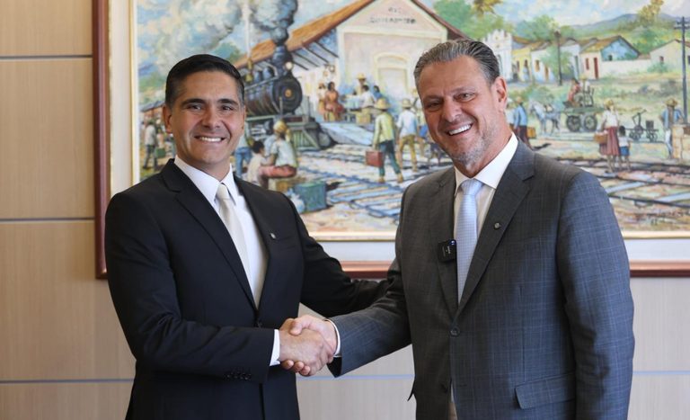 Ministro Carlos Fávaro recebe ministro boliviano em reunião bilateral para avançar cooperação agropecuária