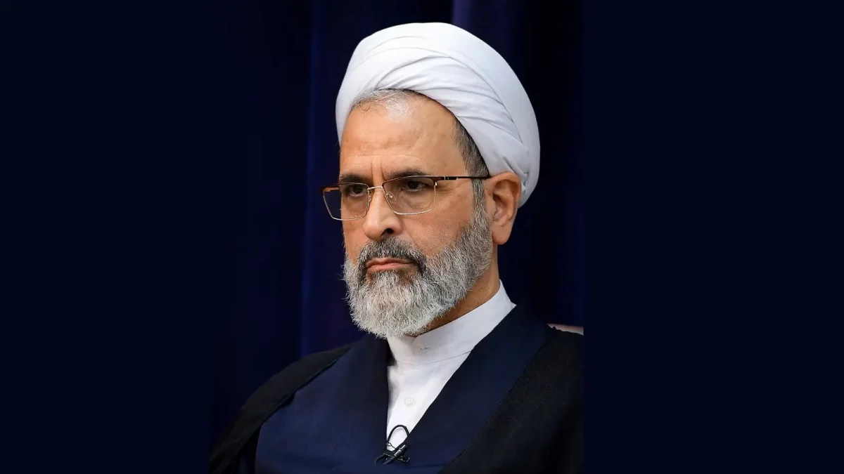 Alireza Arafi assume interinamente o comando supremo do Irã