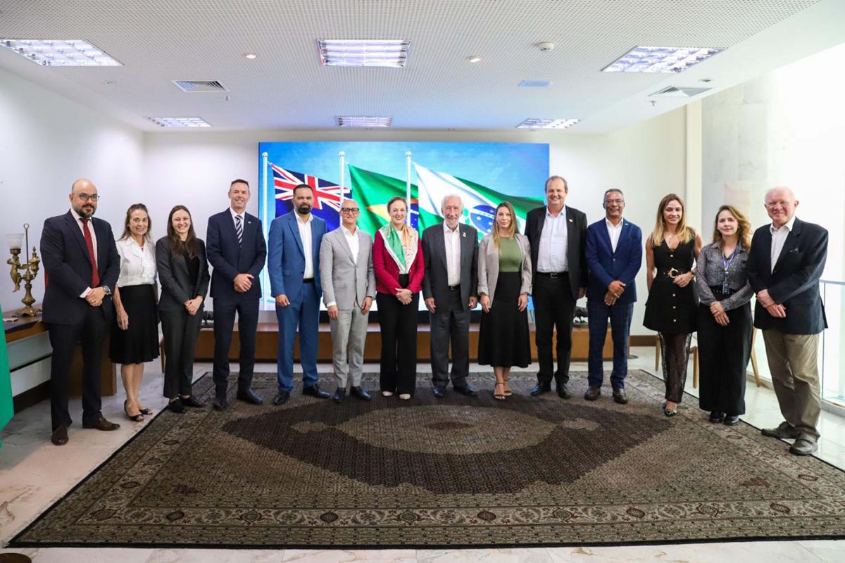 Darci Piana recebe embaixadores de Argentina, Austrália e Países Baixos