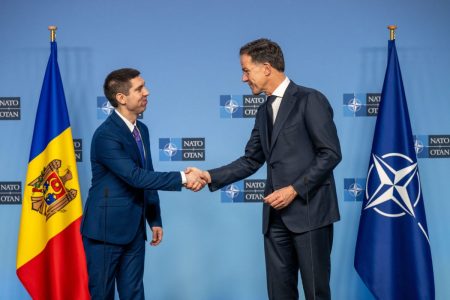 Secretário-Geral elogia a estreita cooperação entre a OTAN e a Moldávia