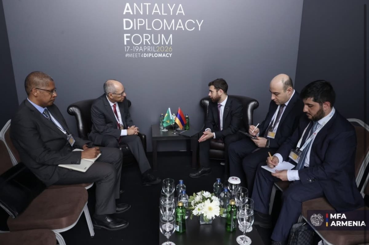Armênia e Brasil reforçam diálogo diplomático durante conferência em Antalya