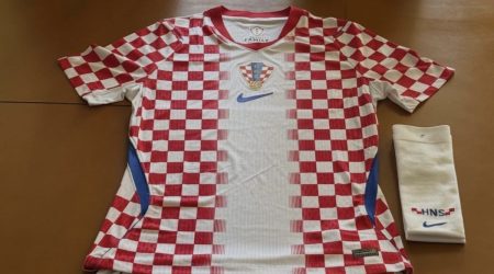 Camisa da seleção croata chega ao Brasil para exposição internacional