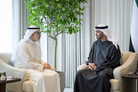 Presidente dos Emirados Árabes Unidos recebe ministro das Relações Exteriores do Kuwait