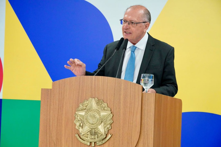 Plano Brasil Soberano: indústria estratégica e setores afetados pela guerra no Oriente Médio poderão acessar mais R$ 15 bilhões