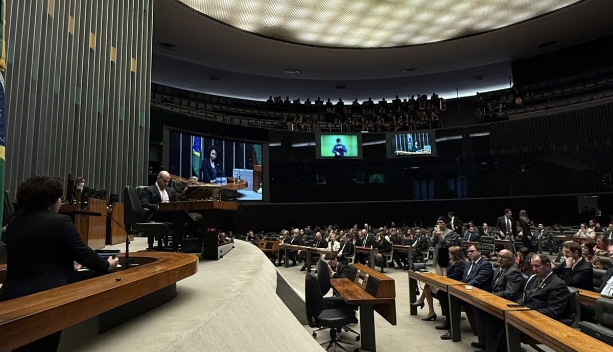 Congresso Nacional lembra o Holocausto com apelo à coragem ética e à preservação da memória