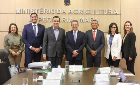 Ministro André de Paula recebe presidente da Abiec no Mapa