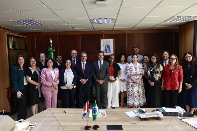 MEC se reúne com Ministério da Educação Superior de Cuba