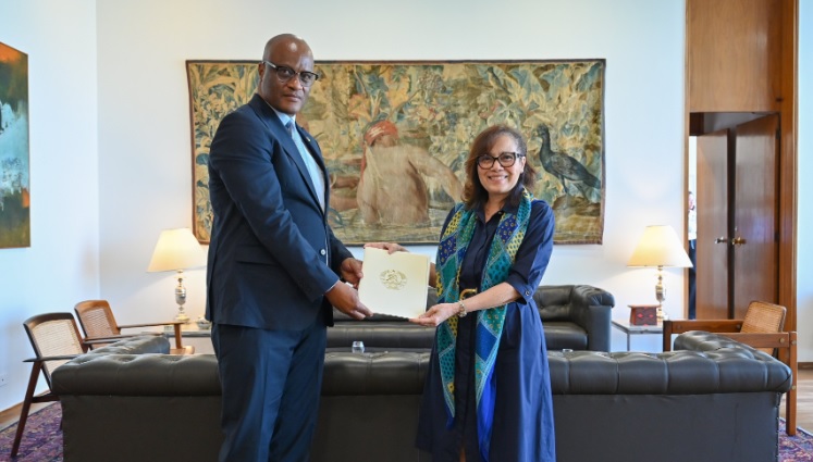 Novo Embaixador de Moçambique chega ao Brasil