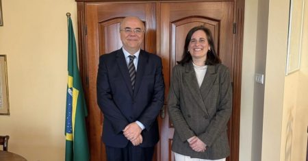 Embaixadores do Brasil e da Espanha reforçam diálogo diplomático em encontro na Polônia