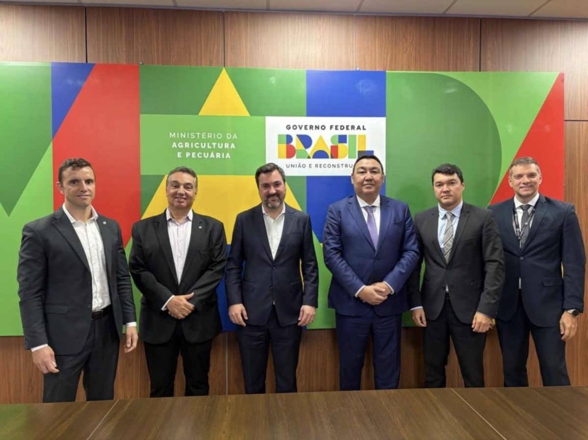 Brasil e Cazaquistão avançam em cooperação agropecuária durante reunião no Ministério da Agricultura