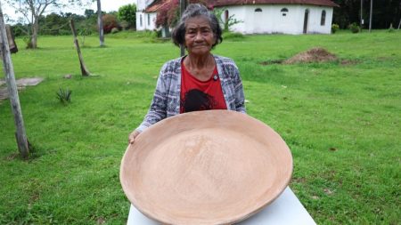 Cerâmica ancestral renasce pelas mãos de mulheres da Amazônia