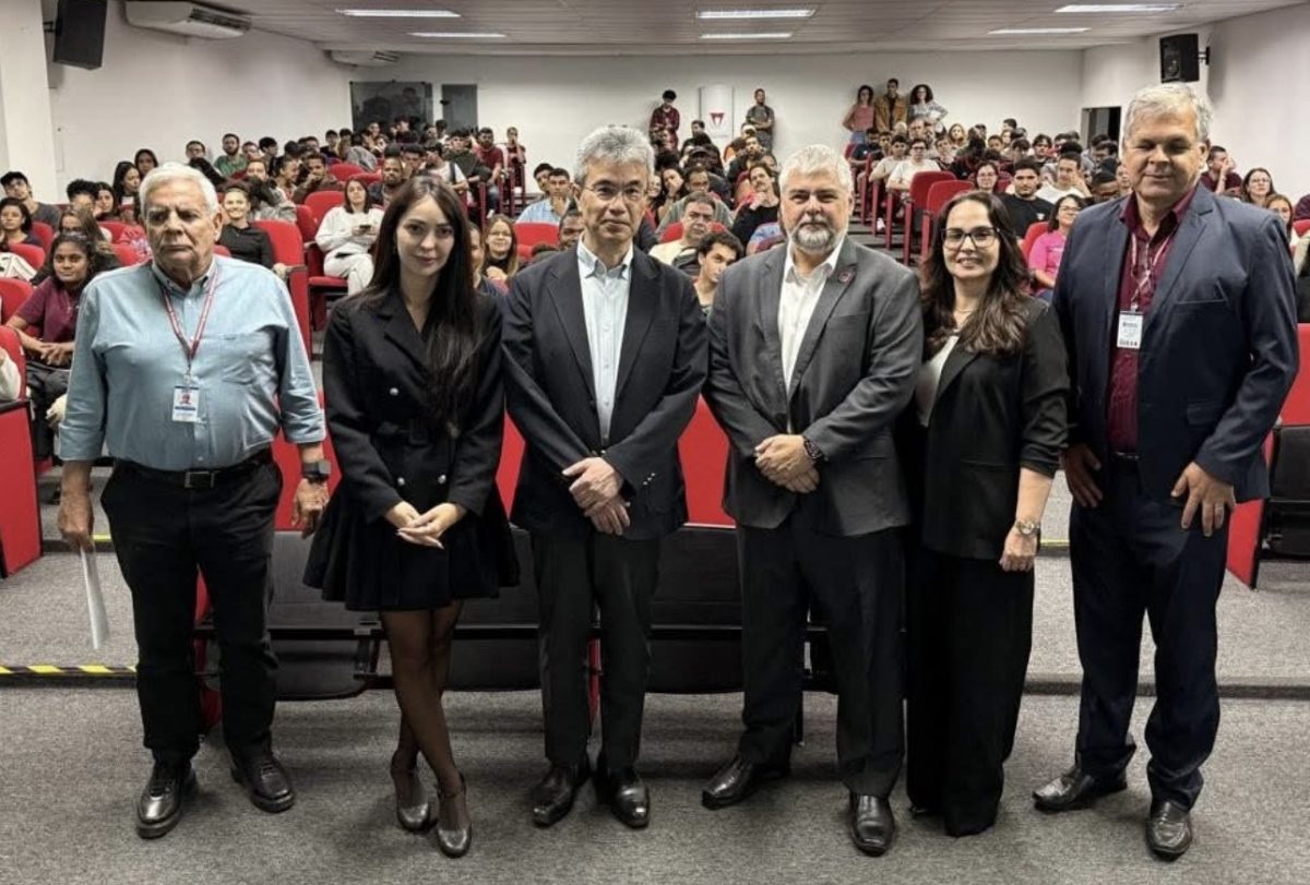 Universidade de Vassouras recebe palestra sobre economia japonesa e relações bilaterais entre Japão e Brasil