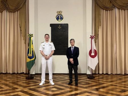 Japão e Brasil reforçam cooperação na área de defesa durante encontro no Rio de Janeiro