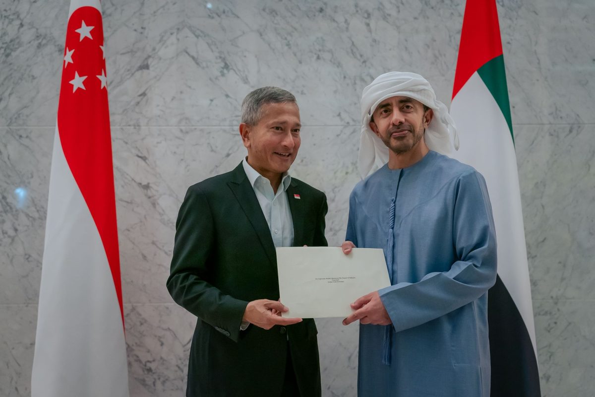 Líder dos Emirados Árabes Unidos recebe mensagem do presidente de Singapura