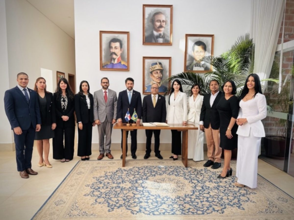 Embaixada da República Dominicana no Brasil recebe presidente do Tribunal Constitucional em visita oficial