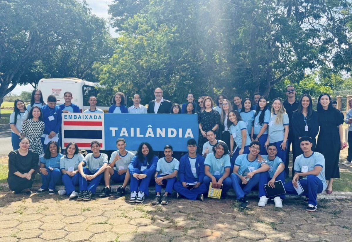 Embaixada da Tailândia em Brasília recebe estudantes do Distrito Federal em programa de intercâmbio cultural
