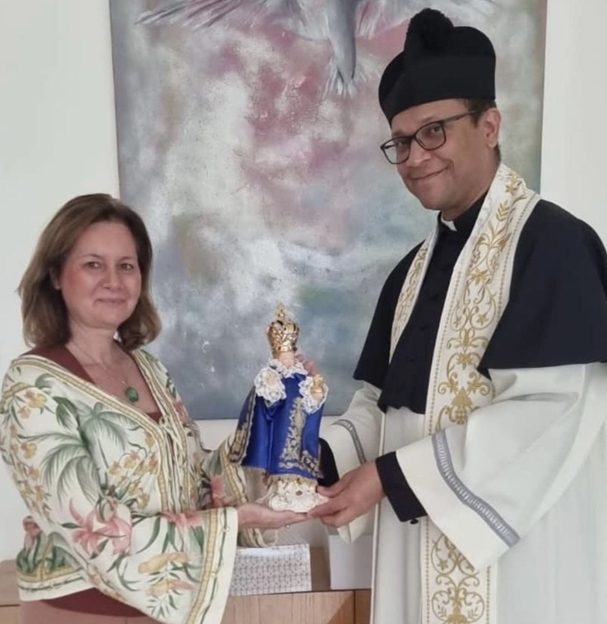 Imagem do Menino Jesus de Praga é apresentada e será destinada à Santa Casa de Campo Grande