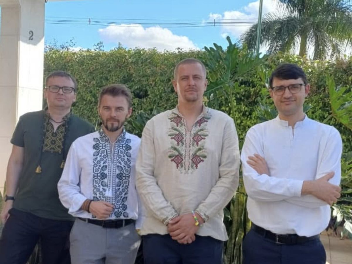 Embaixada da Ucrânia no Brasil celebra o Dia da Vyshyvanka com trajes tradicionais