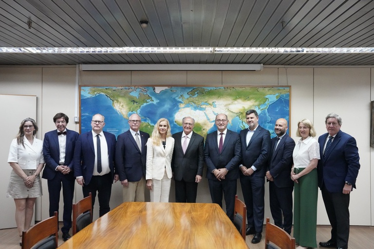 “Queremos fortalecer essa boa parceria entre Brasil, Mercosul e União Europeia”, diz Alckmin durante encontro com eurodeputados