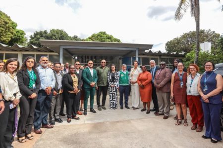 Presidente do Suriname visita CRAS do Distrito Federal