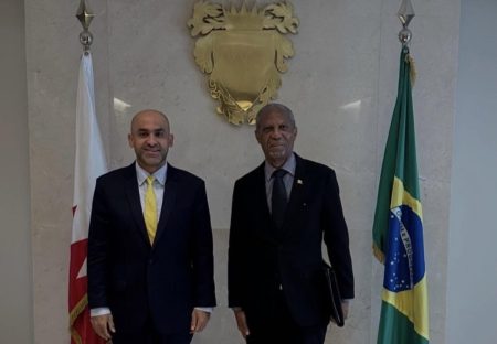Embaixadores do Bahrein e da Guiana se reúnem em Brasília para reforçar cooperação bilateral