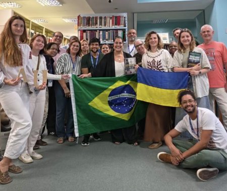 PUC-Rio inaugura Estante Ucraniana e fortalece cooperação acadêmica e cultural entre Brasil e Ucrânia