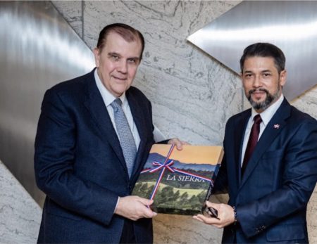 Embaixada da República Dominicana e FGV firmam acordo para ampliar cooperação acadêmica