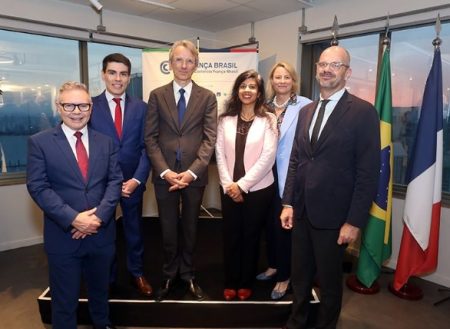 Câmara de Comércio França-Brasil homenageia Embaixador Emmanuel Lenain por atuação diplomática no país
