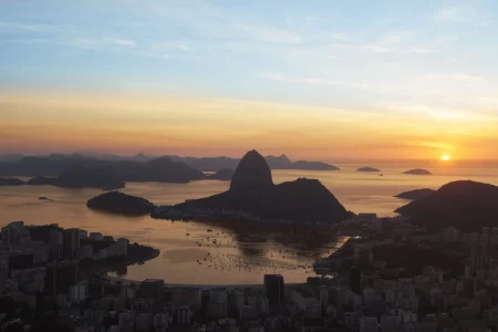 Brasil é o quarto país no mundo que mais cresceu no turismo internacional entre 2019 e 2025, diz OCDE