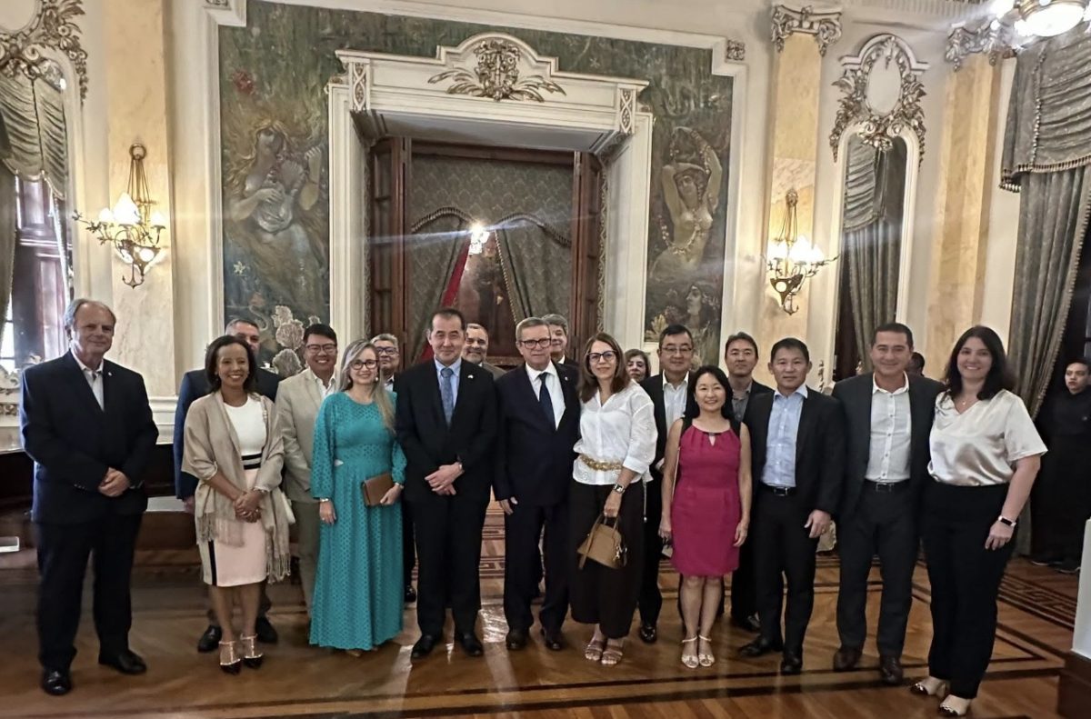 Embaixador do Japão visita o Clube Naval no Rio de Janeiro e destaca cooperação com a Marinha brasileira