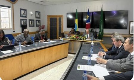 Brasil e Namíbia ampliam diálogo sobre cooperação naval, energia e mineração