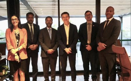 Embaixador da Etiópia e presidente da ApexBrasil reforçam parceria para ampliar investimentos e comércio com o Brasil